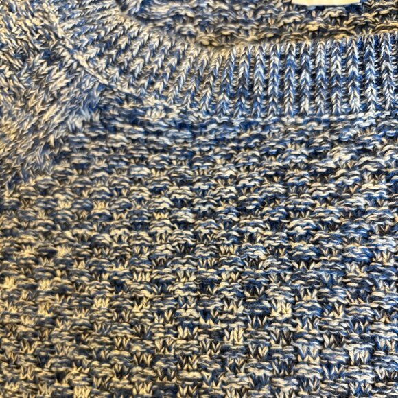 Cozy Blue Textured GAP Sweater - Picture 4 of 4